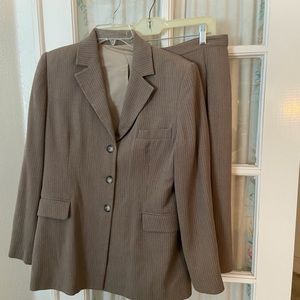 Gizmo suit size 42 used Color taupe